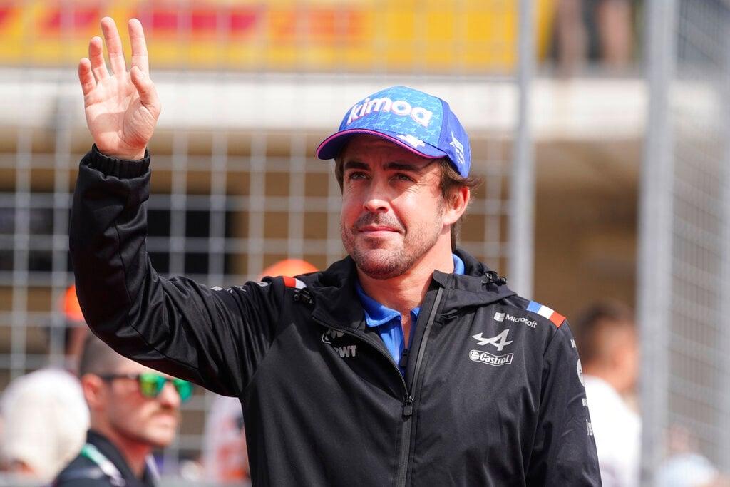 Alonso says he’s ‘attractive’ to other teams after Hamilton’s switch