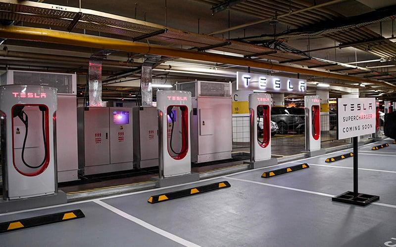 Tesla bangun 2 stesen cas EV di P Pinang