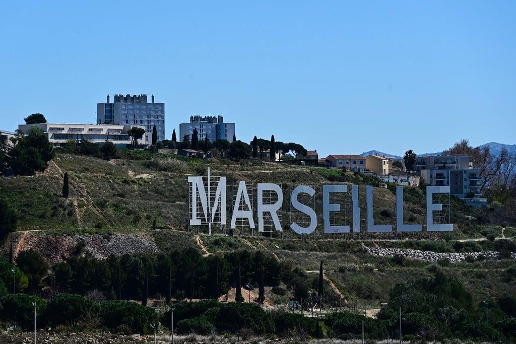 Drug war shakes Marseille as gangs shoot it out