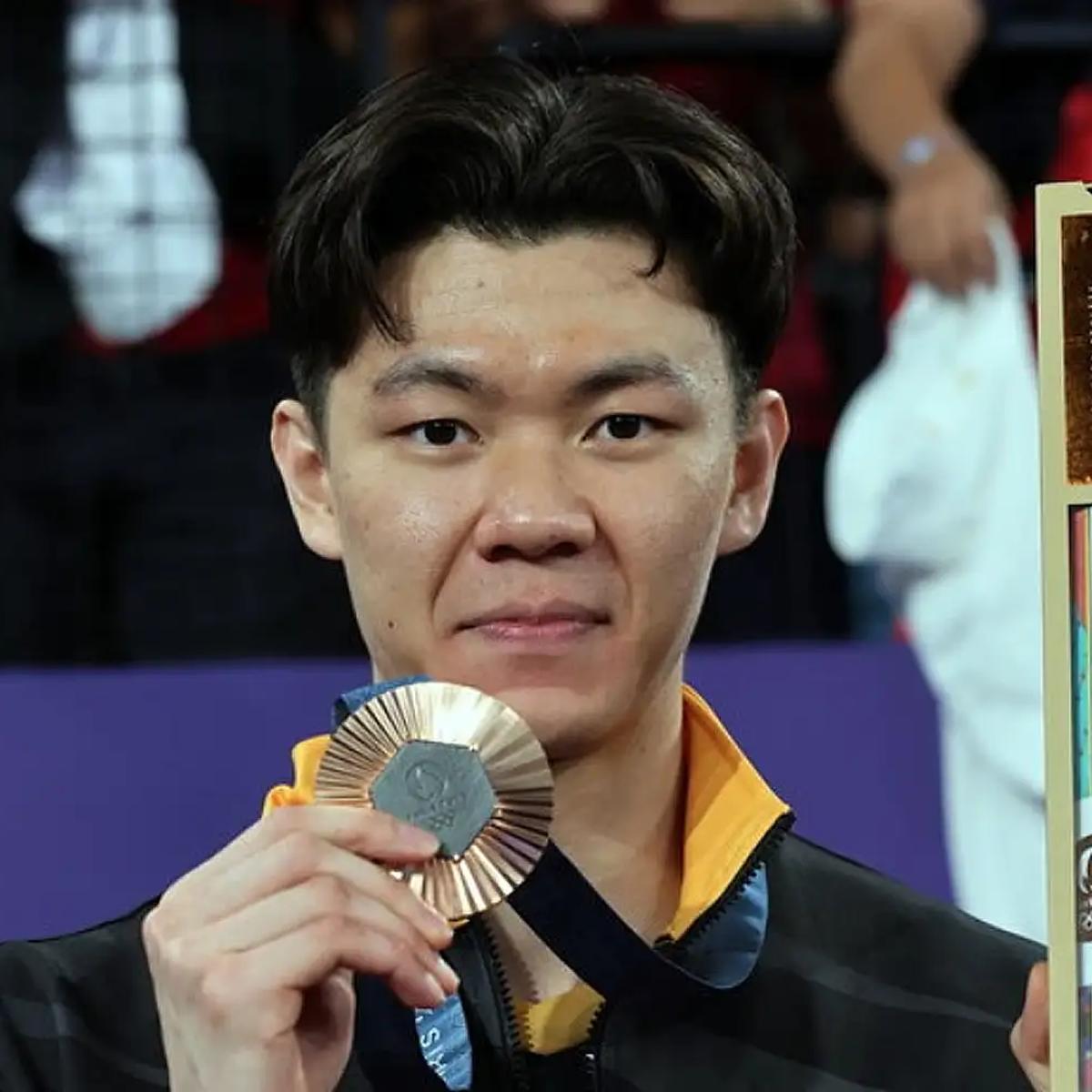 49758950-lee-zii-jia-bronze-
