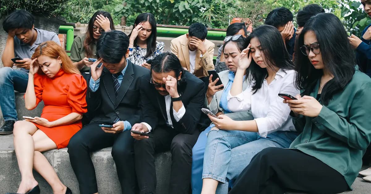 One month phone-free: Young Americans try digital detox