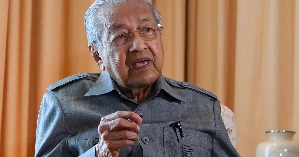 Dr M nafi punca perpecahan Melayu, terus salahkan Umno