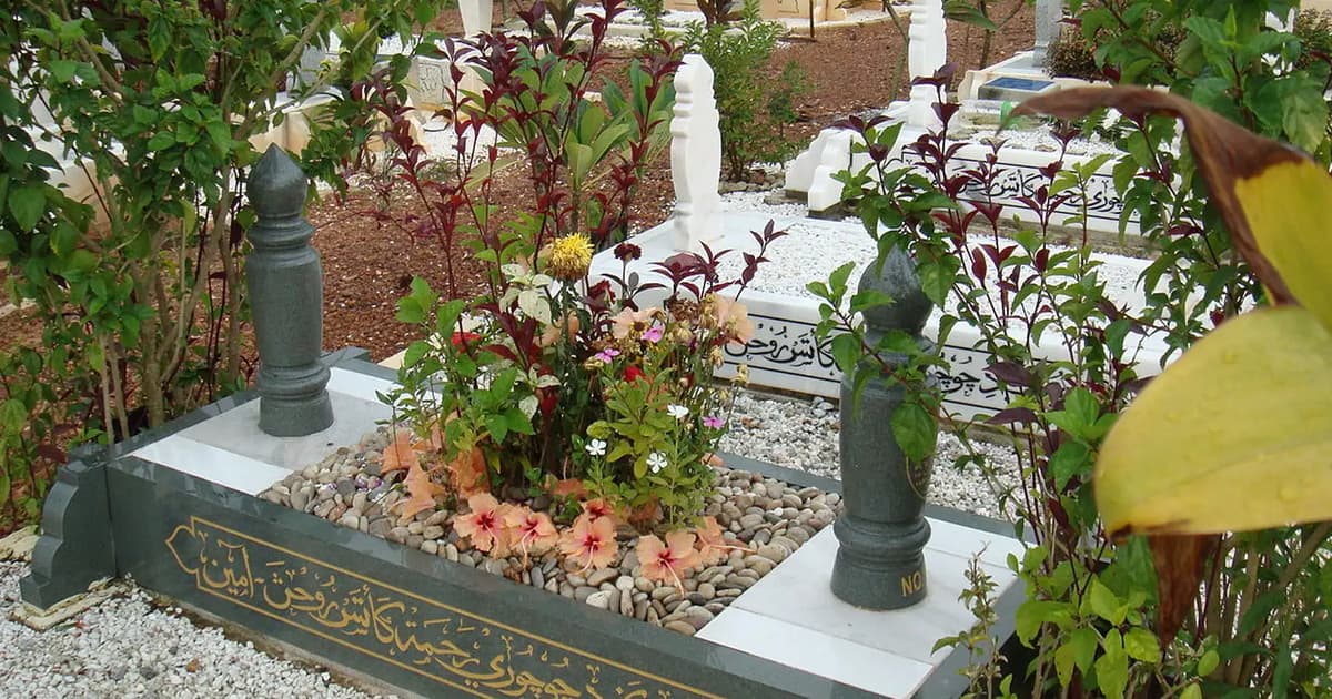 Selepas ziarah kubur ayah