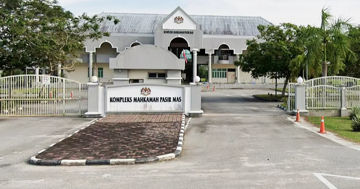 Bekas pemain bola sepak Kelantan, rakan didakwa larikan pemilik kedai emas