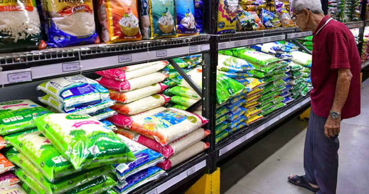 Tingkat stok penimbal makanan secara strategik