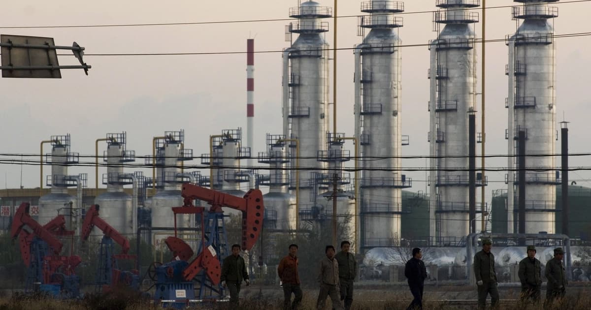 China rejects US sanctions on refineries over Iranian oil links