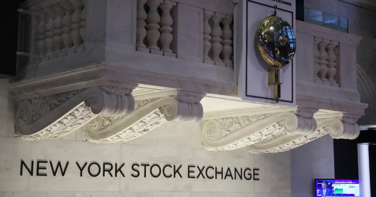 S&P 500 ends down as chip stocks give up gains