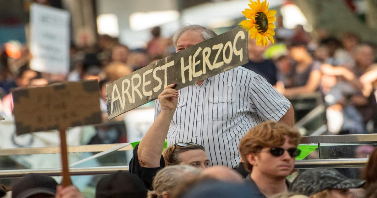 Thousands protest Israeli President Herzog’s visit to Australia