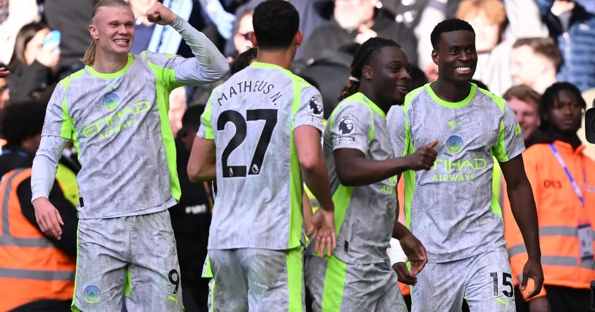 Man City rout Chelsea to close gap on leaders Arsenal