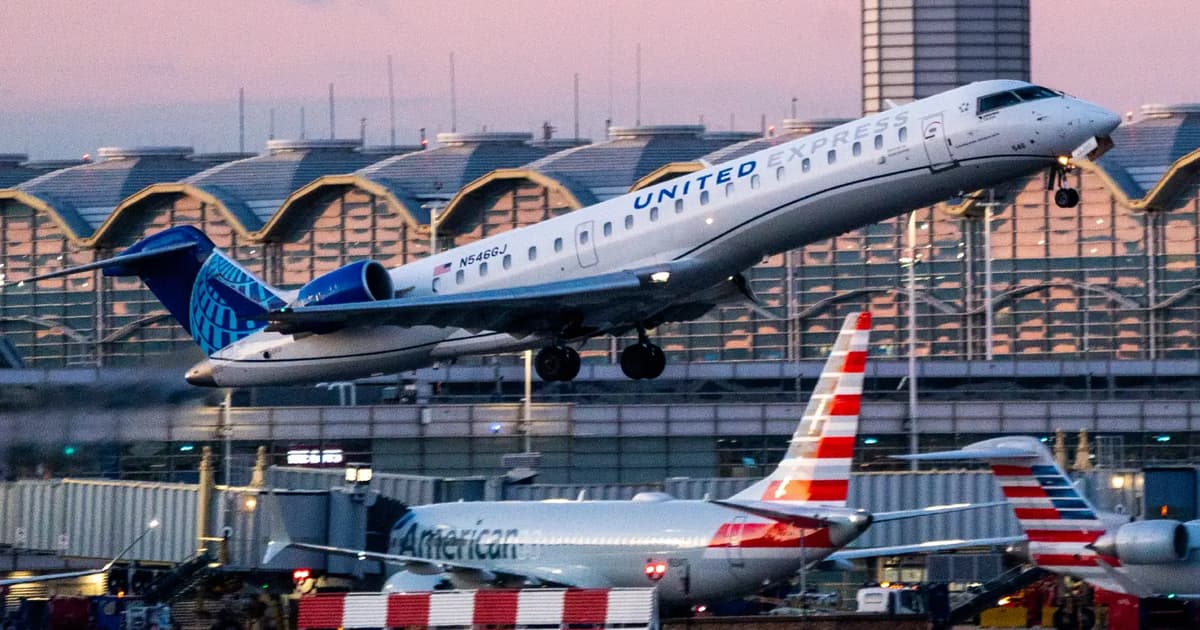 United, American Airlines climb after news of talks on merger