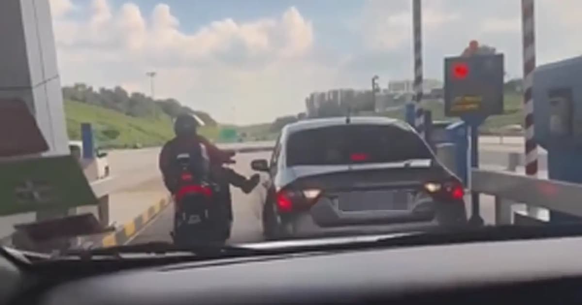 Cops nab man suspected of kicking car at Kajang toll plaza