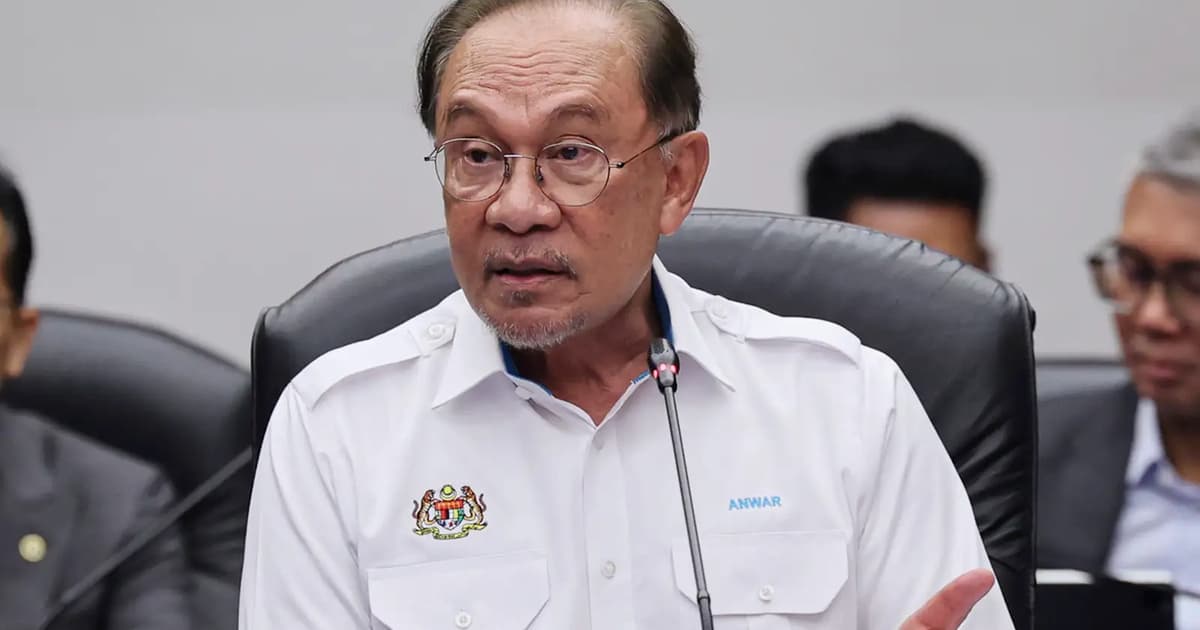 Nows not the time to fight, Anwar tells Negeri Sembilan BN
