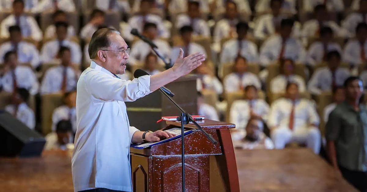 Anwar slams critics for bringing up past pledge to reduce fuel price