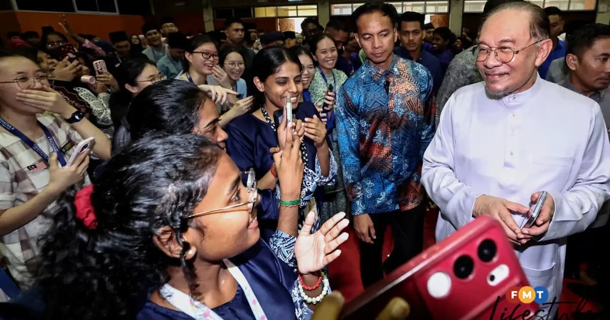 Govt considering monthly allowance for Form 6 students