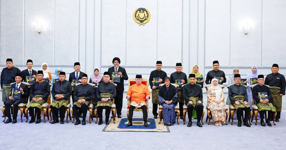 Agong presents instruments of appointment to 14 judges