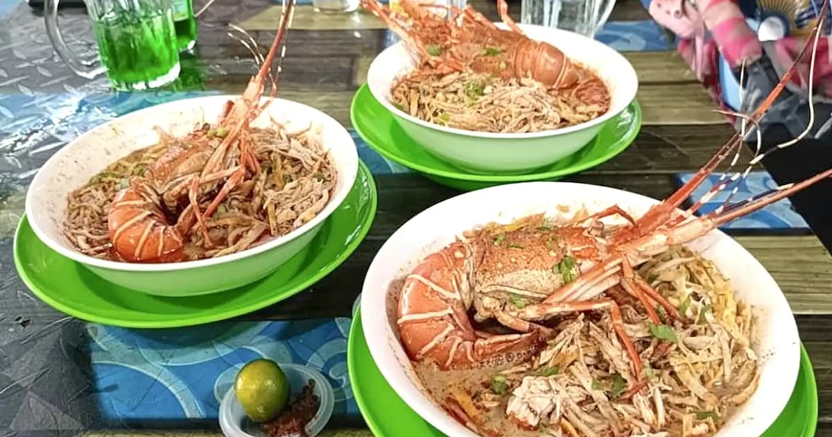 Sarawak laksa stall serves lobster without hefty price tag