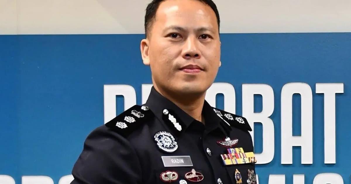 Disyaki tinggal bayi depan surau, 2 remaja ditahan polis