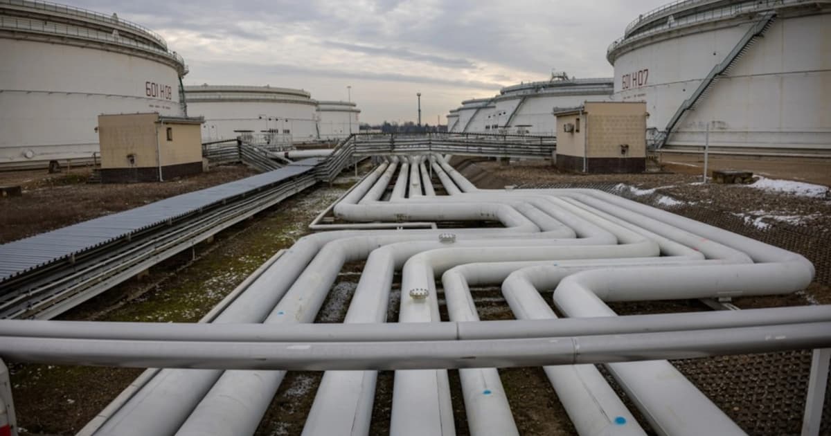 Ukraine restarts Russian oil pipeline to Europe