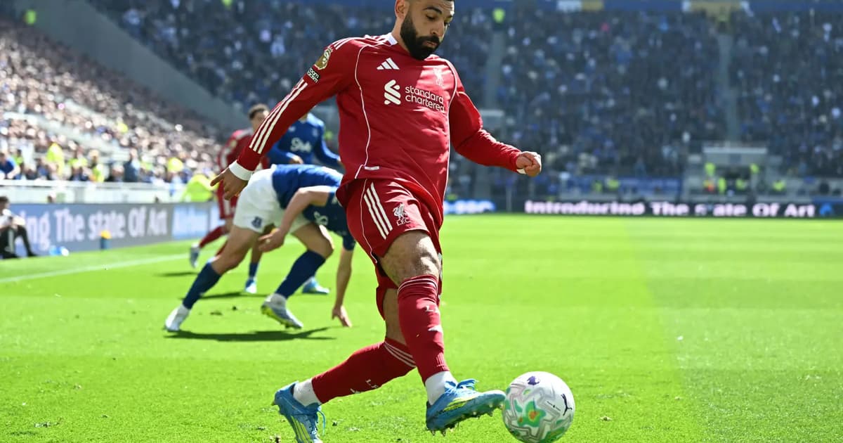 Liverpool’s Van Dijk scores late winner in 2-1 derby win over Everton