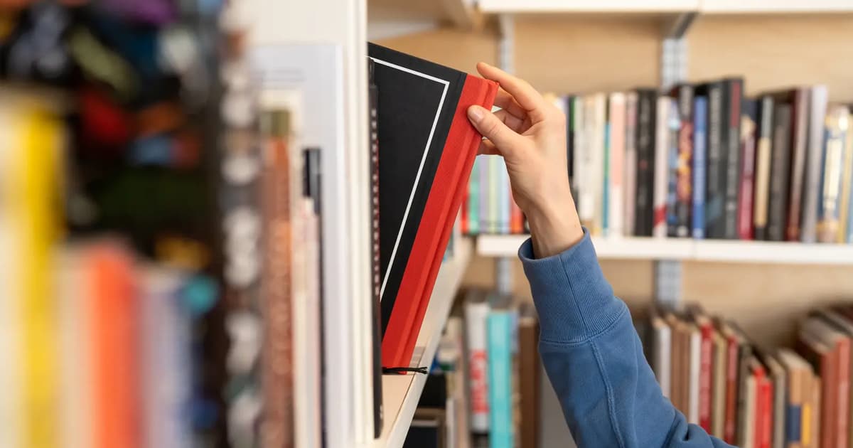 Elok ada tribunal buku