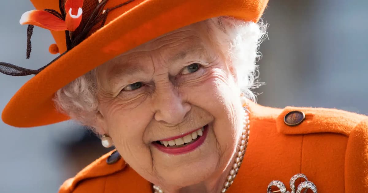 British royals choose historian to write queen’s biography