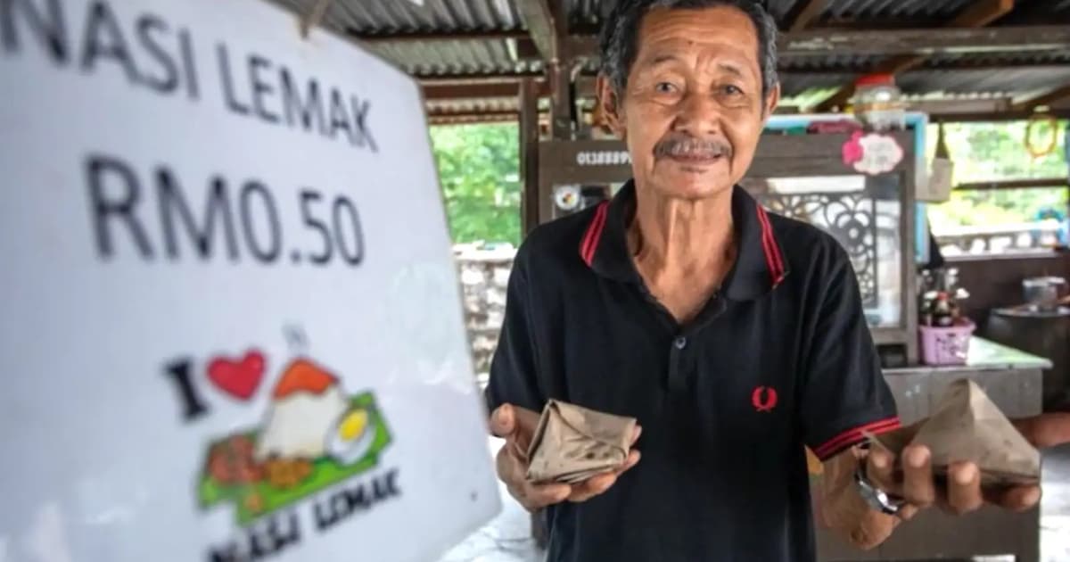 This Perak stall still sells nasi lemak for 50 sen