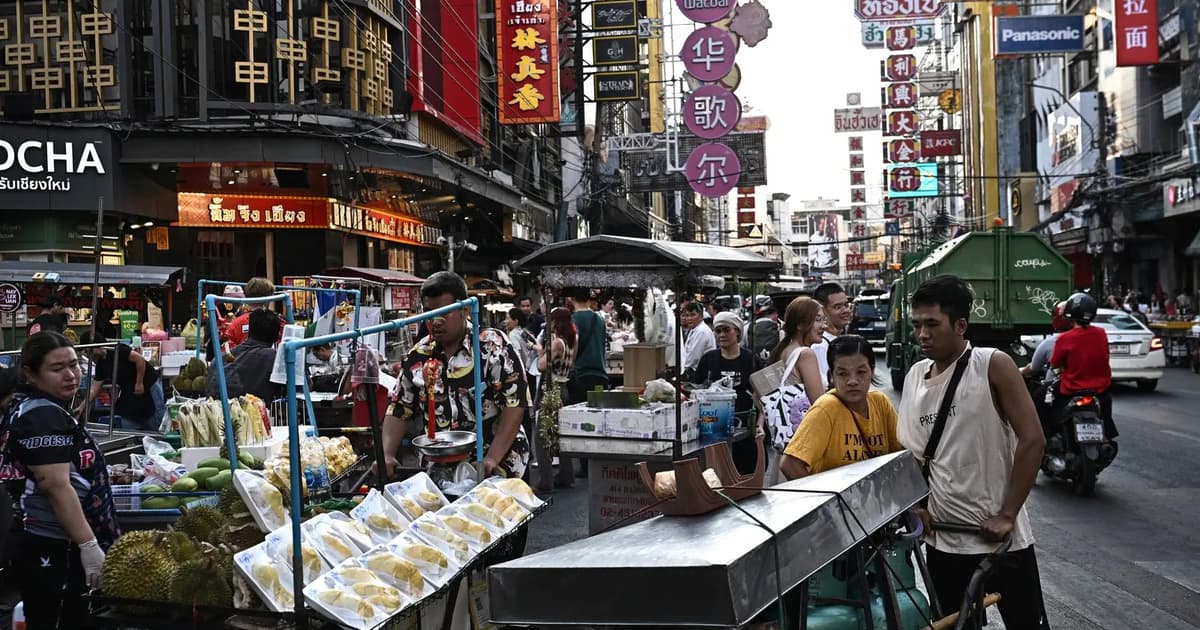 Bangkok’s food vendor curbs push city staple off the streets