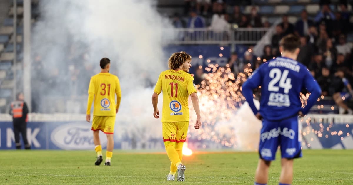 Bastia’s crowd trouble delays Le Mans’ Ligue 1 promotion party