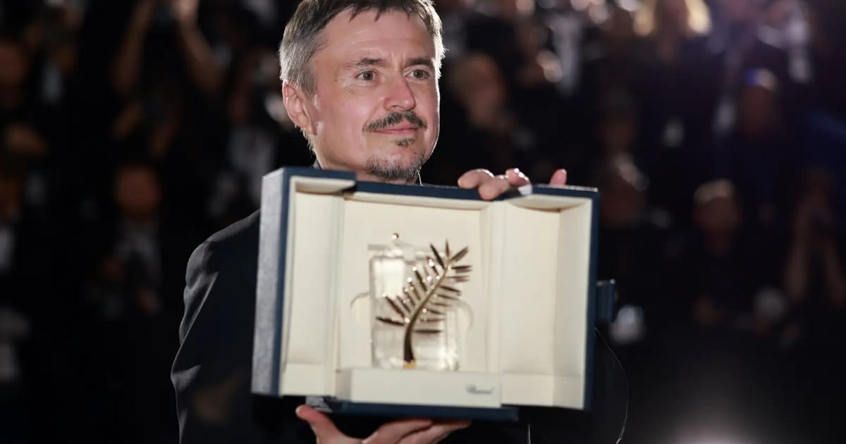 Romanias Mungiu wins top prize at glitzy Cannes finale