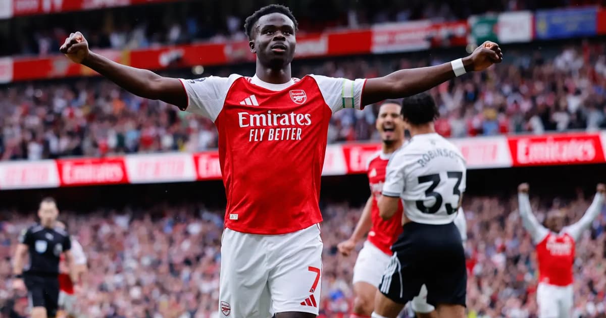 Arsenal hit stride to go 6 points clear, West Ham loss offers Spurs hope
