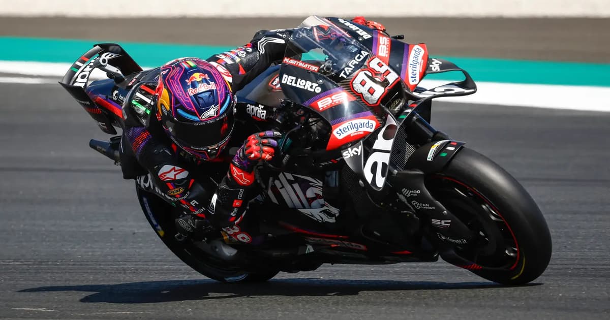 Martin surges to MotoGP sprint victory at Le Mans