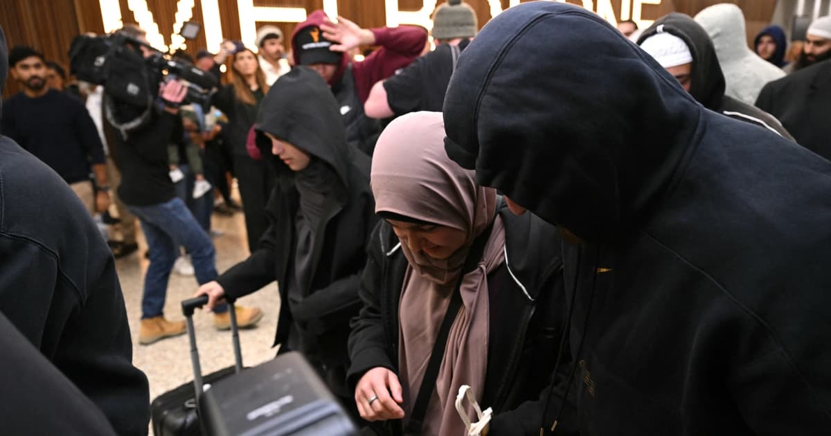 IS-linked Australian women charged with keeping slave in Syria