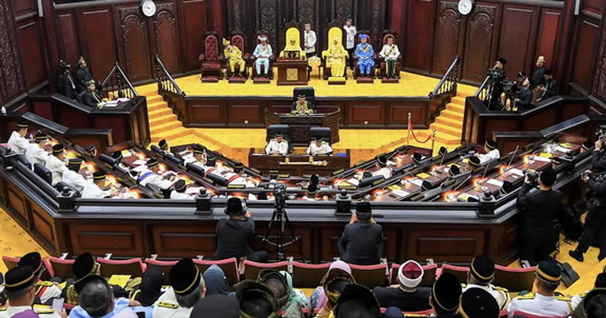 Khairy sees no-confidence vote as way to end Negeri Sembilan crisis