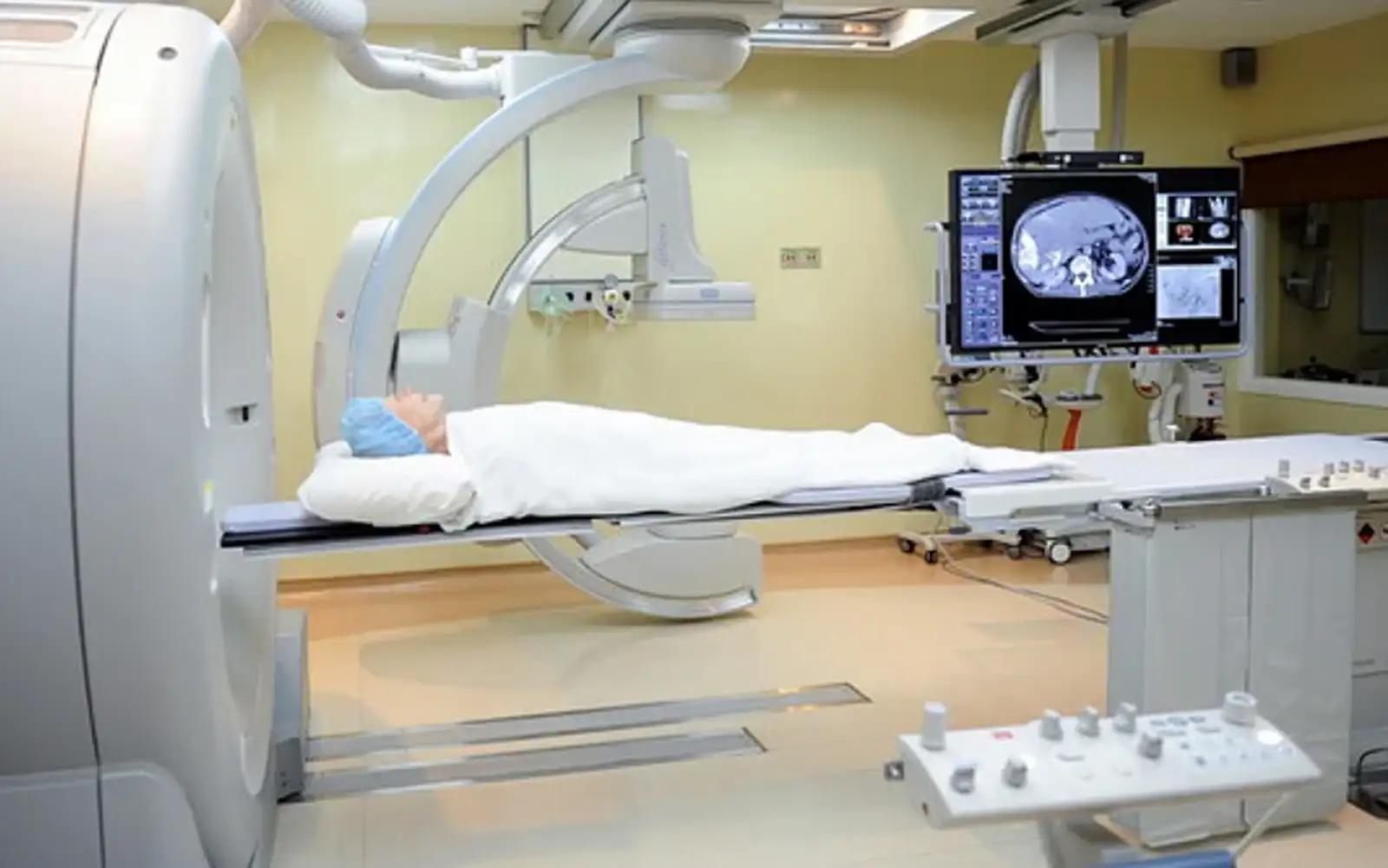 Ex-radiographer claims SOP breaches gave her cancer