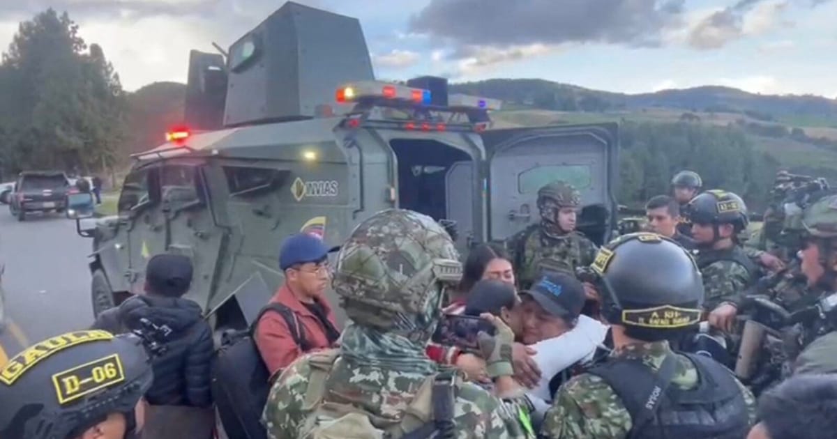 Colombian senator rescued, president targeted in election run-up