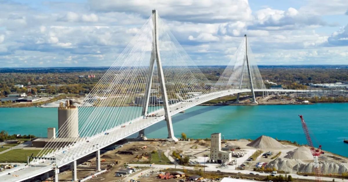 Trump threatens to stop opening of Canada-US bridge