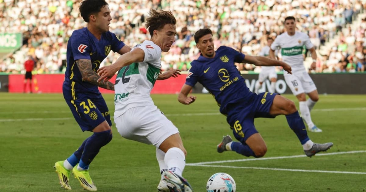 Atletico beaten again in Elche thriller