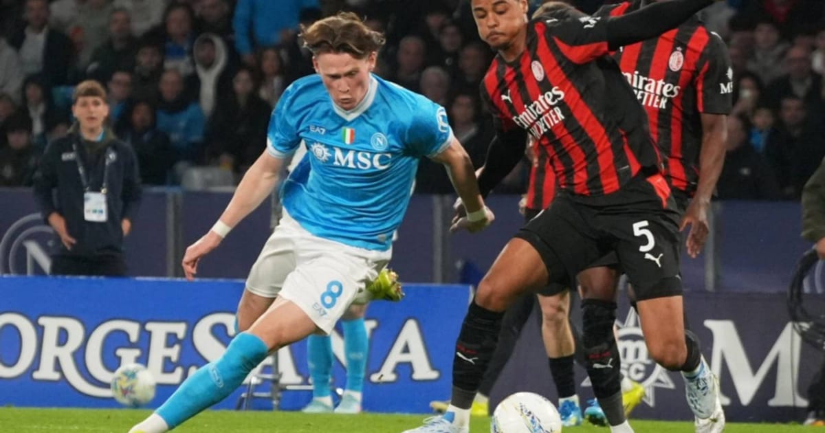 Napoli edge Milan to keep Serie A title hopes alive