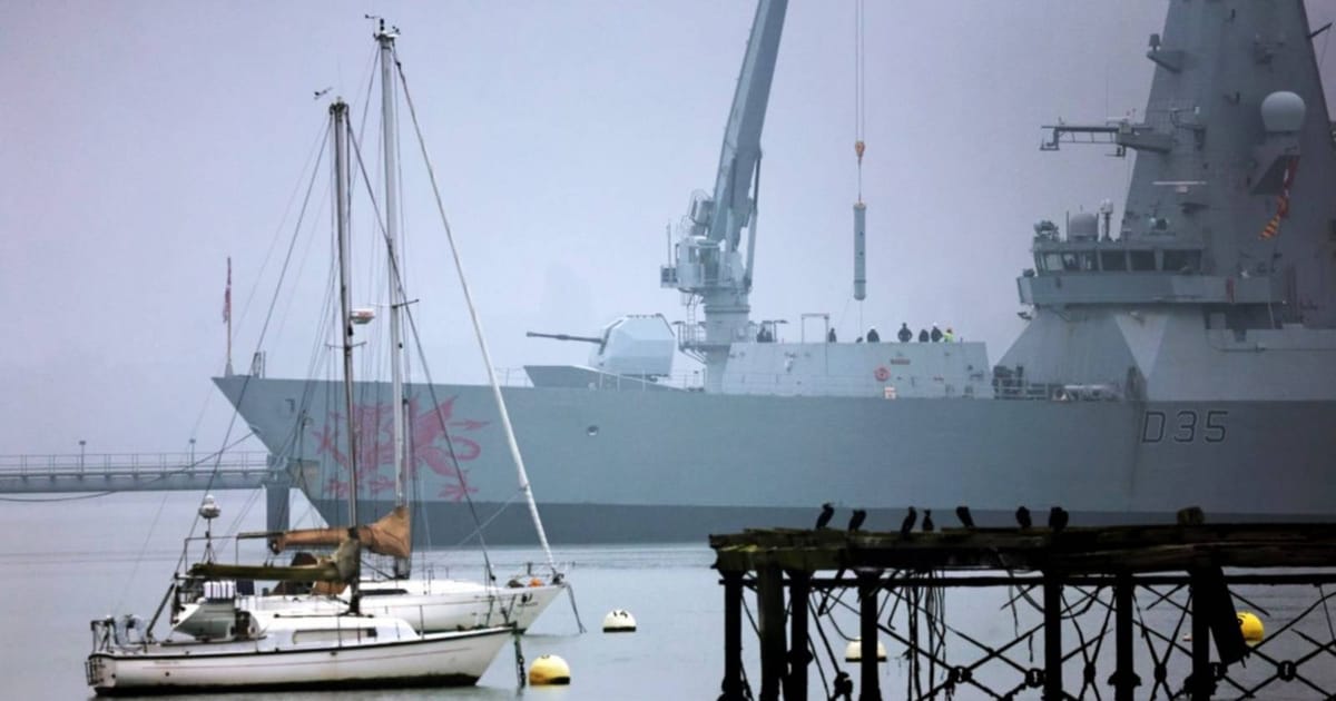 UK warship dispatched to Middle East makes maintenance stop