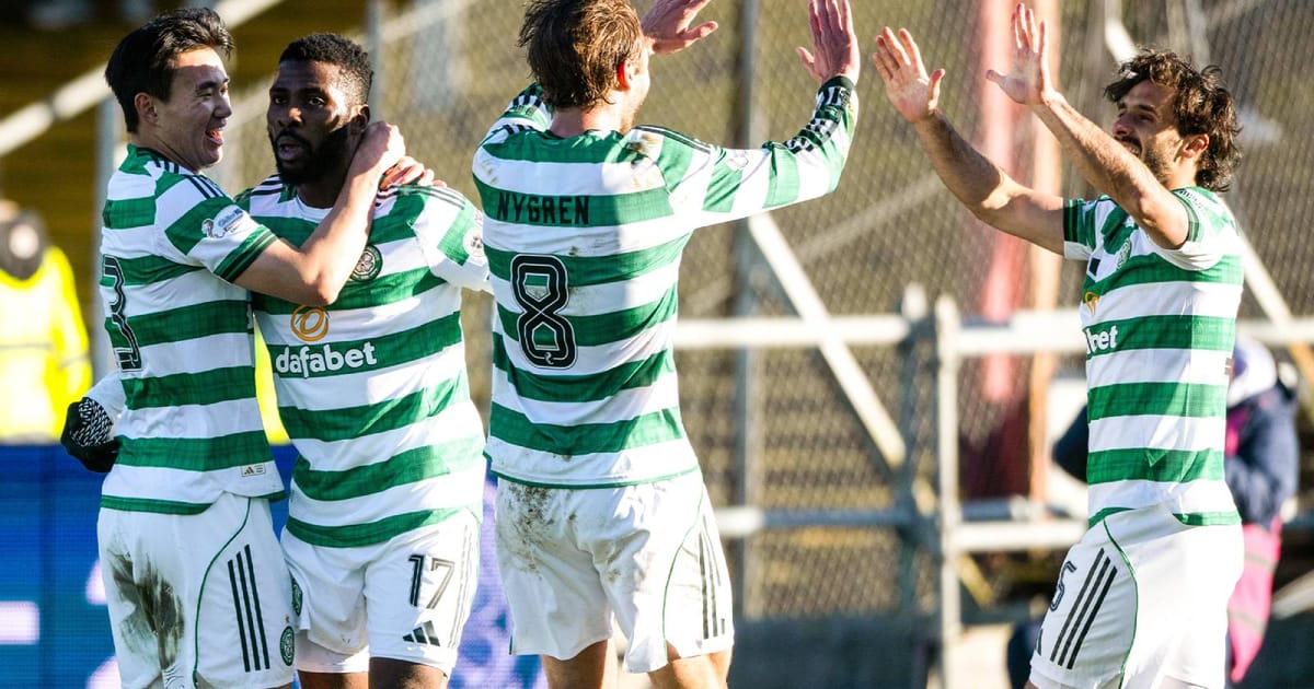 Celtic close gap on Hearts after Scottish leaders held