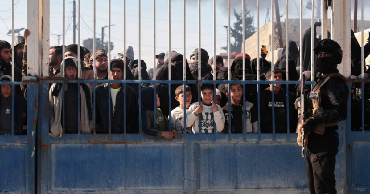 13 Australians linked to alleged IS members return from Syria