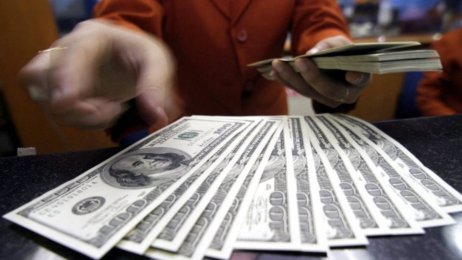 US dollar maintains gains after Trump shifts stance on Greenland | FMT