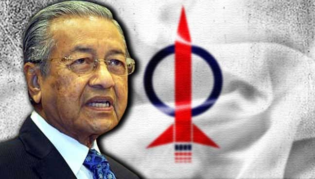 mahathir-mohamad-dap-bendera