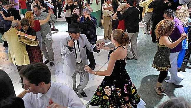Cuba's-national-dance-lives-on...-in-Mexico