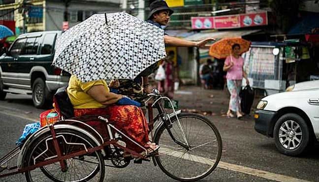 Trishaws-keep-rolling-on-Myanmar