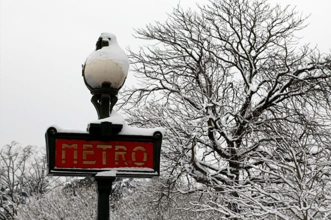 PARIS-METRO-SIGN-FRANCE-SNOW-REUTERS