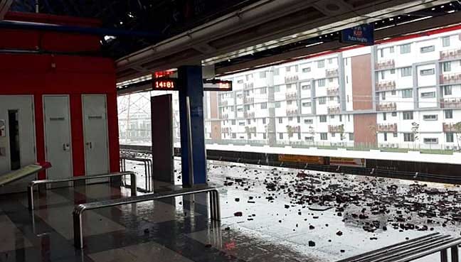Portions-of-Kelana-Jaya-LRT-station-roof-blown-off-by-winds-1