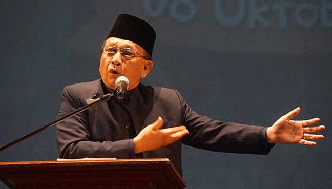 Tan-Sri-Rais-Yatim-hairan-dengan-sikap-Datuk-Seri-Salleh-Said-Keruak