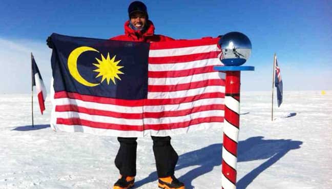 Shahrom-menjadi-rakyat-Malaysia-pertama-berjaya-merentas-ke-titik-sifar-darjah-Kutub-Selatan