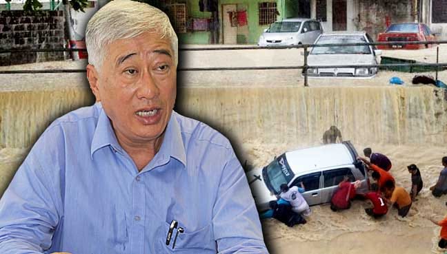 Supermoon leaves hundreds of cars in gridlock in Penang